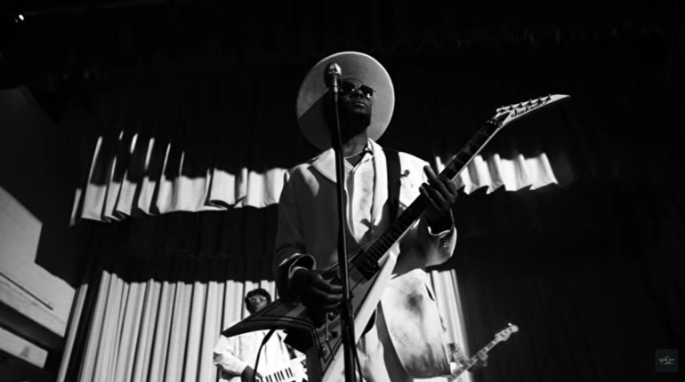 Capture d'écran du clip de Wyclef Jean - Winter Is Coming